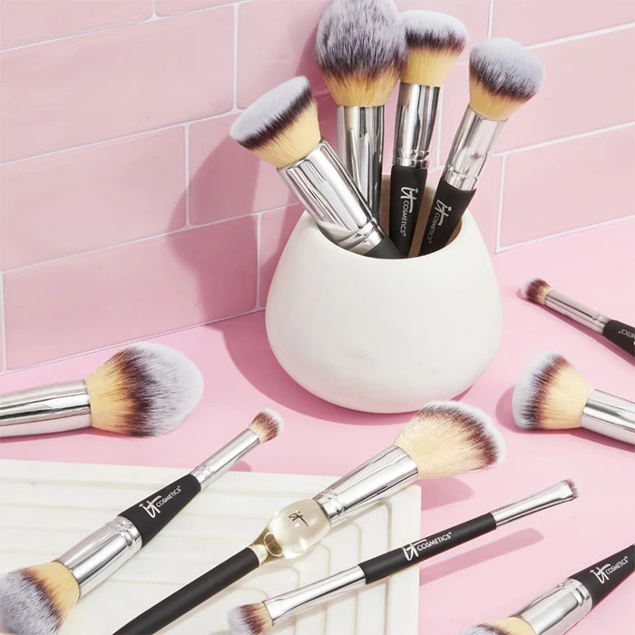 IT Cosmetics Heavenly Luxe Brocha #4 4 IT Cosmetics Heavenly Luxe Brocha #4 - Imagen 2